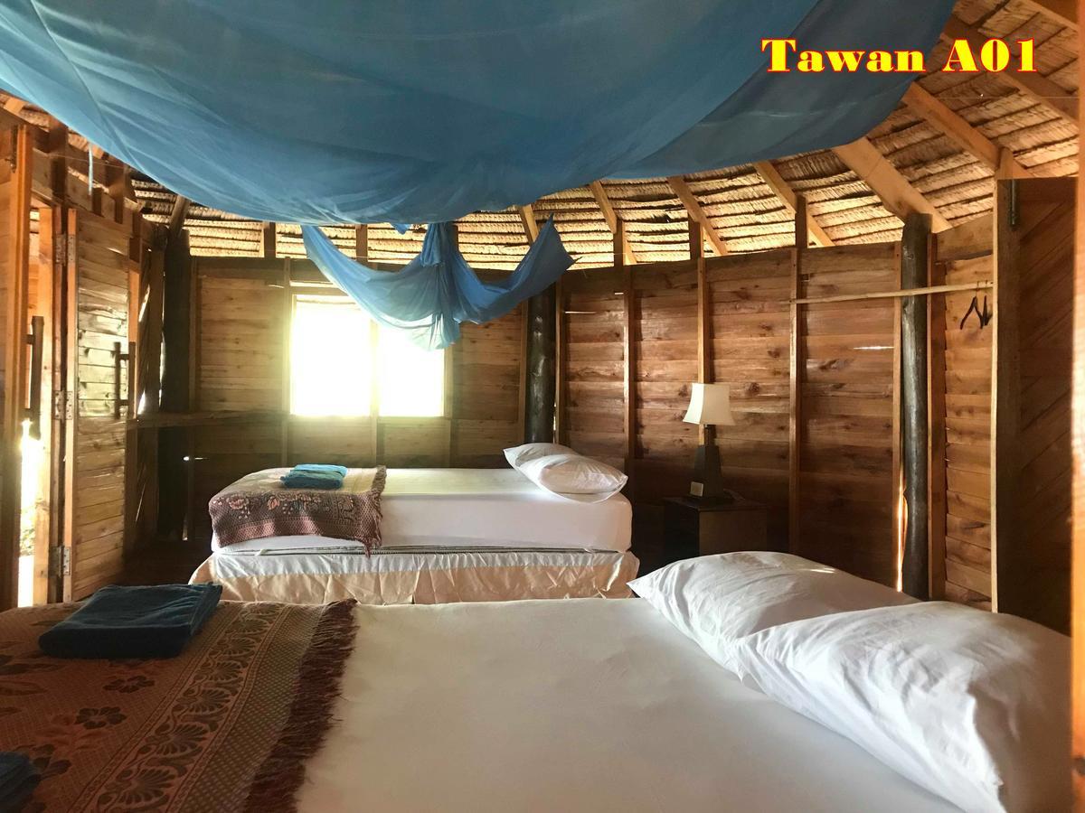 Hôtel Tawan Bar And Bungalow à Ko Phra Thong Extérieur photo