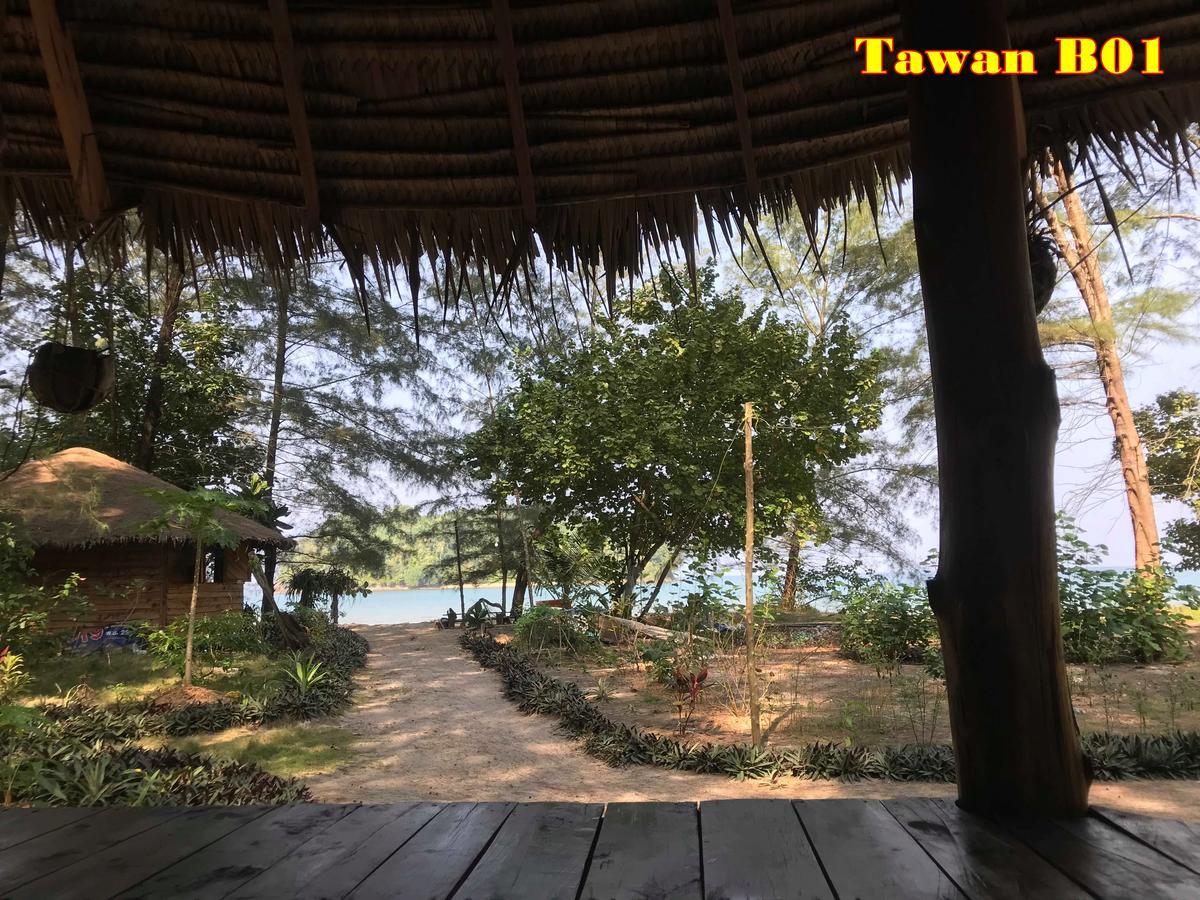 Hôtel Tawan Bar And Bungalow à Ko Phra Thong Extérieur photo