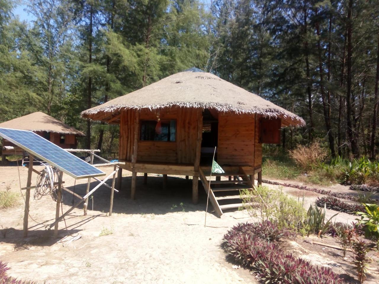 Hôtel Tawan Bar And Bungalow à Ko Phra Thong Chambre photo